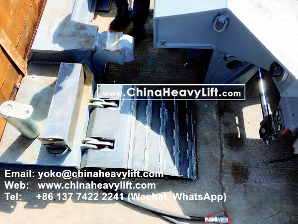 CHINA HEAVY LIFT manufacture 120 ton Drop Deck with Integrated hydraulic jacks and Drive-on deck with climbing ramps, www.chinaheavylift.com